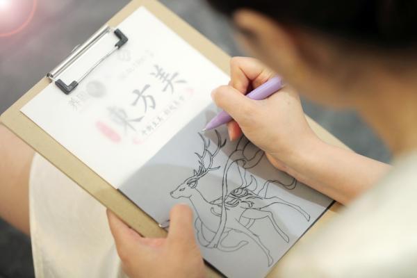 养固健注解“新平衡·东方美”开元棋牌app千年敦煌邂逅(图5)
